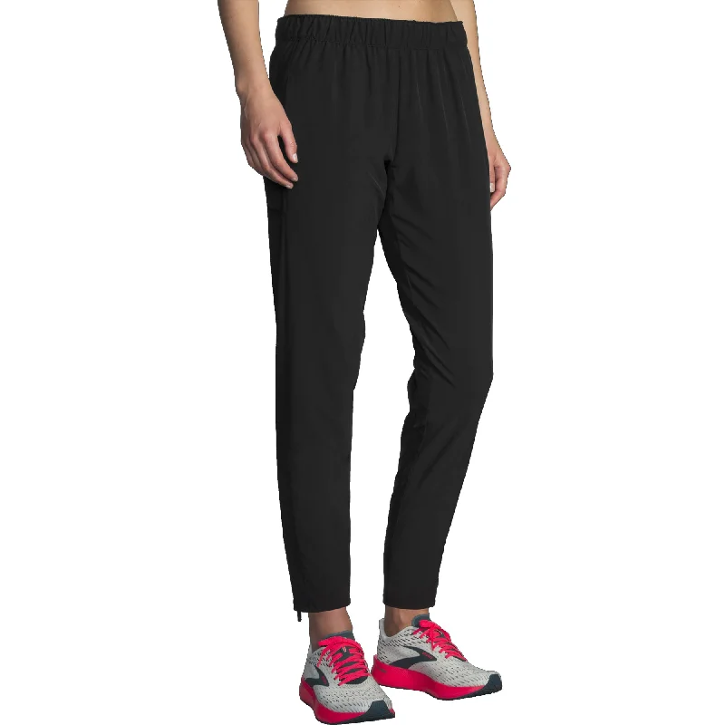 Brooks Shakeout Womens Running Pants Classic Chino Pants