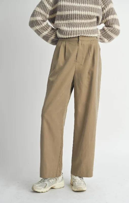 Sadie and Sage Olive Groves Front Pleat Trousers Trousers Chinos Classic